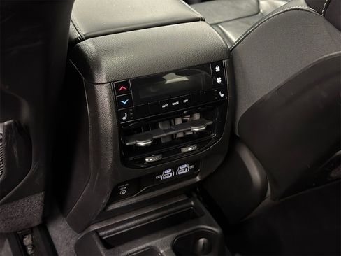 Used 2022 Jeep Grand Cherokee L Limited w/ Luxury Tech Group II image 20