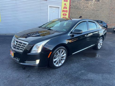 Used 2013 Cadillac XTS Luxury image 2