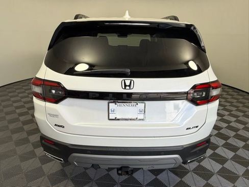 Used 2025 Honda Pilot Elite image 5