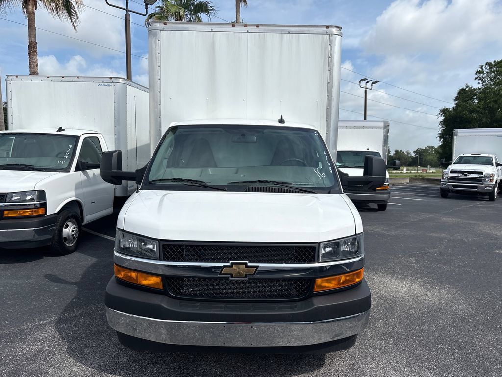 New 2025 Chevrolet Express 4500 Extended w/ Power Convenience Package RWD image 6