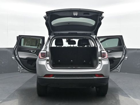 Used 2022 Jeep Compass Latitude image 25