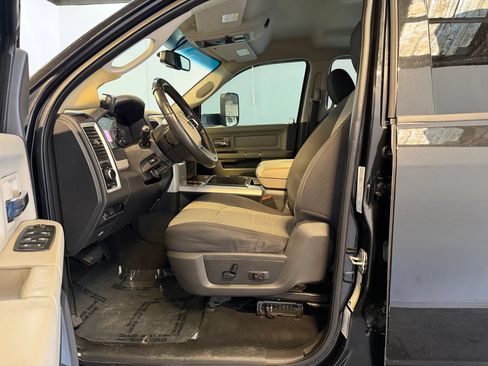 Used 2010 Dodge Ram 2500 Truck SLT w/ Technology Group AWD/4WD image 12
