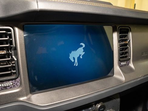 Used 2024 Ford Bronco Badlands image 12