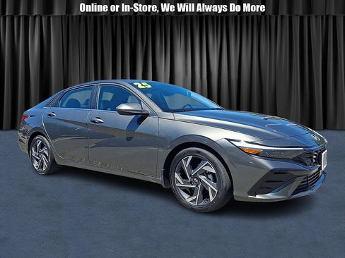 Certified 2025 Hyundai Elantra SEL FWD image 1