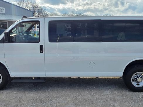 Used 2024 Chevrolet Express 3500 LT w/ LT Preferred Equipment Group image 6