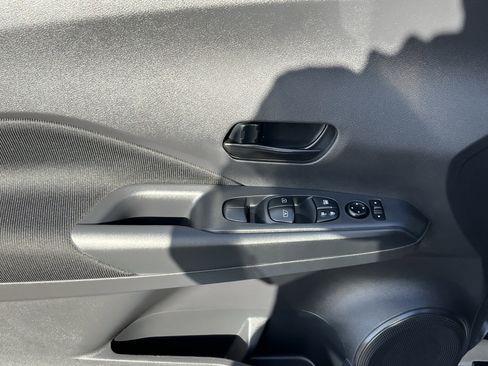 Used 2025 Nissan Kicks Play S image 15