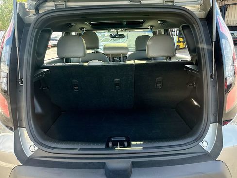 Used 2014 Kia Soul + w/ Primo Package FWD image 26