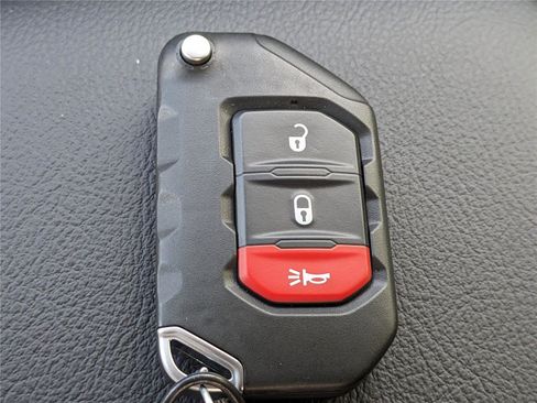 New 2025 Jeep Gladiator Sport image 27