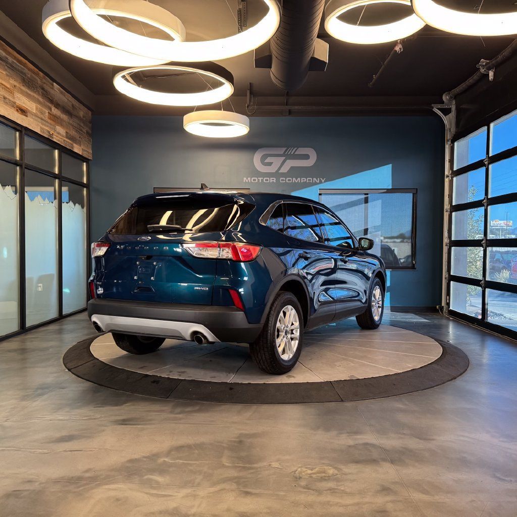 Used 2020 Ford Escape SE AWD/4WD image 3