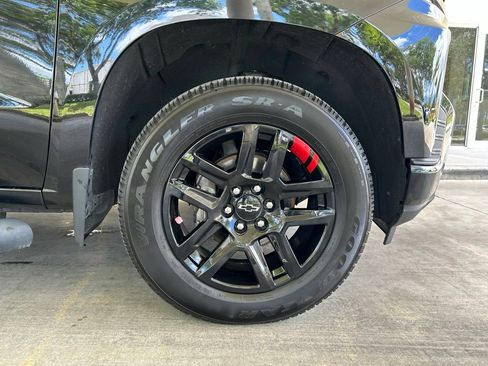 Used 2021 Chevrolet Silverado 1500 RST w/ Redline Edition AWD/4WD image 26