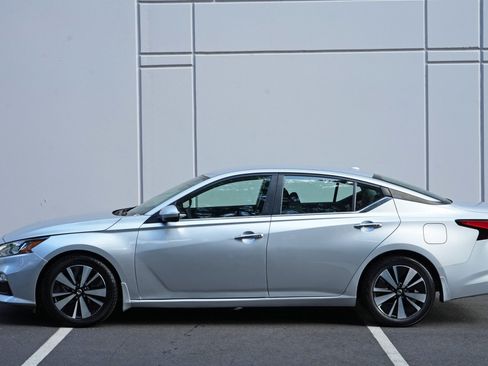 Used 2021 Nissan Altima 2.5 SV FWD image 42