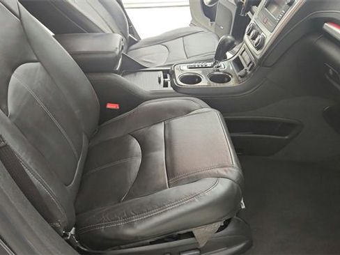 Used 2014 GMC Acadia SLT image 18