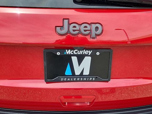 Used 2020 Jeep Grand Cherokee Trailhawk AWD/4WD image 32
