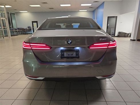 Used 2024 BMW 530i image 7