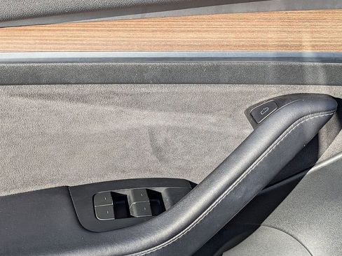 Used 2023 Tesla Model 3 Standard Range image 25