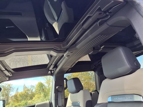 New 2026 GMC Hummer EV 4x4 Crew Cab image 21