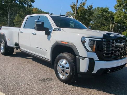 New 2025 GMC Sierra 3500 Denali Ultimate image 2