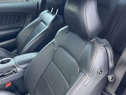 Used 2022 Ford Mustang Premium image 9