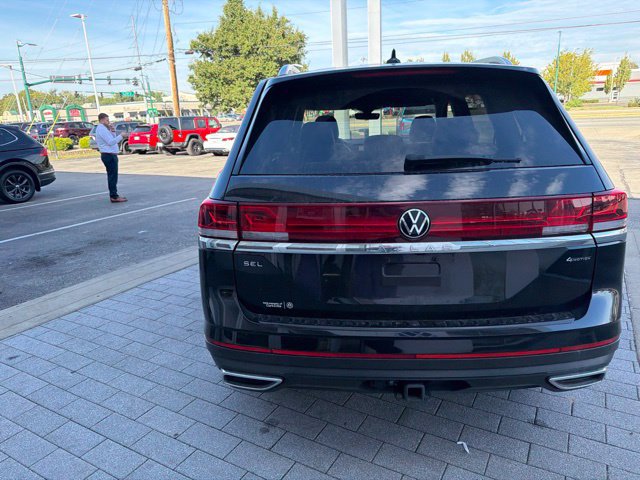 Certified 2024 Volkswagen Atlas SEL AWD/4WD image 16
