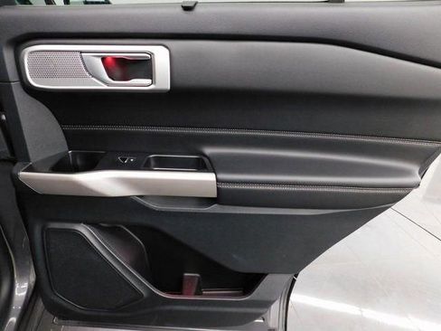 Used 2023 Ford Explorer Limited image 38