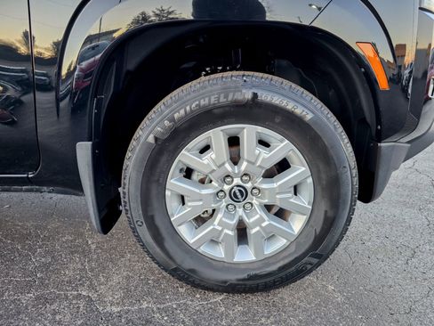 Used 2023 Nissan Frontier SV w/ SV Convenience Package image 29