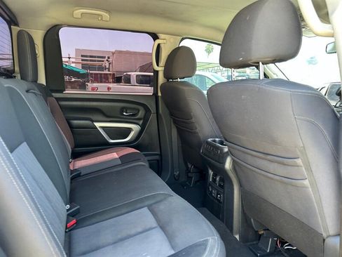 Used 2021 Nissan Titan SV w/ SV Convenience Package RWD image 22