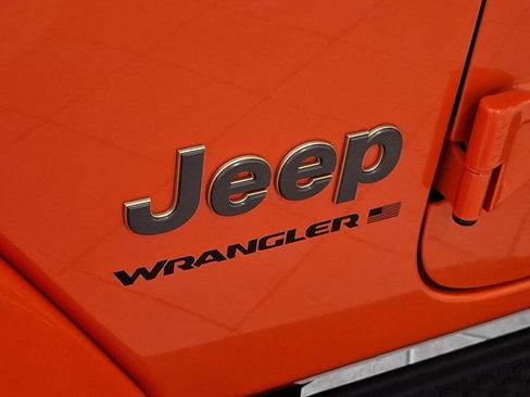 Used 2023 Jeep Wrangler Unlimited Rubicon 392 AWD/4WD image 31