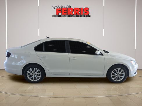 Used 2012 Volkswagen Jetta SE FWD image 6