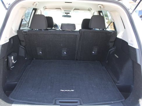Used 2024 Nissan Rogue S AWD/4WD image 9