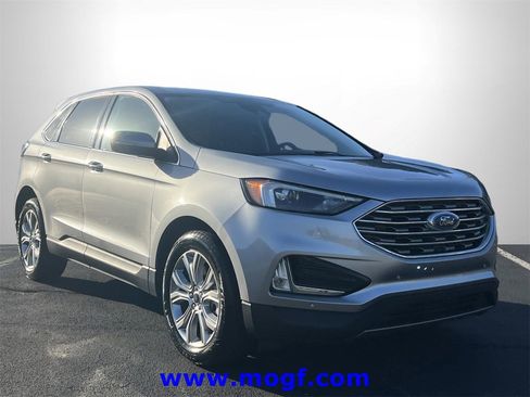 Certified 2022 Ford Edge Titanium image 4