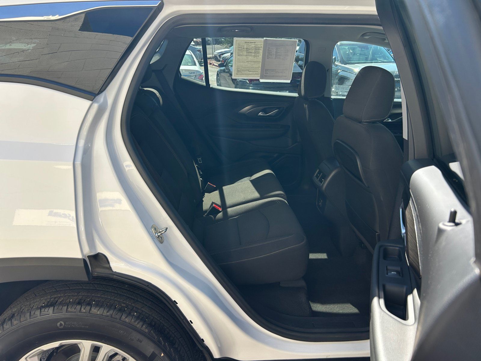Used 2024 GMC Terrain SLE FWD image 30