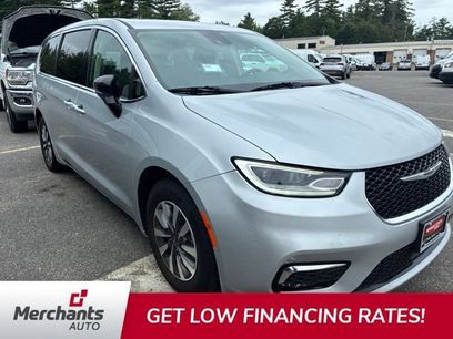 Used 2024 Chrysler Pacifica Limited