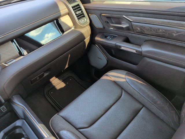 Used 2025 RAM 1500 Limited AWD/4WD image 17