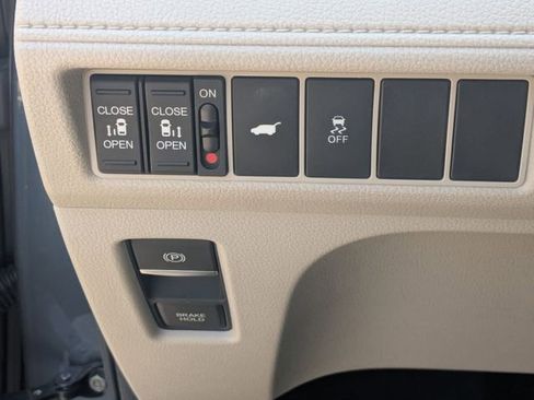 Used 2025 Honda Odyssey EX-L image 16