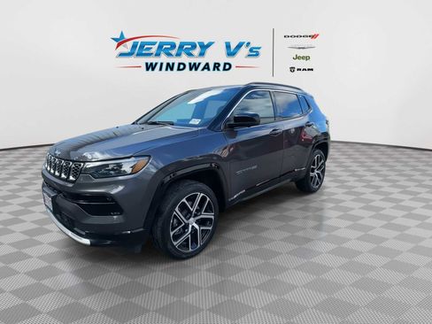 Used 2024 Jeep Compass Limited w/ Elite Group image 4