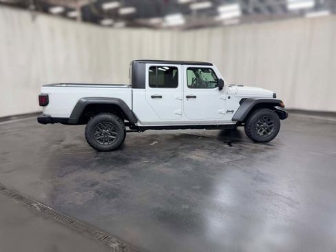 New 2026 Jeep Gladiator Sport image 13