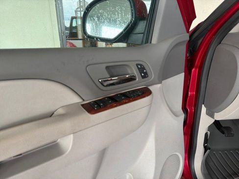 Used 2013 Chevrolet Suburban LT w/ Luxury Package image 18