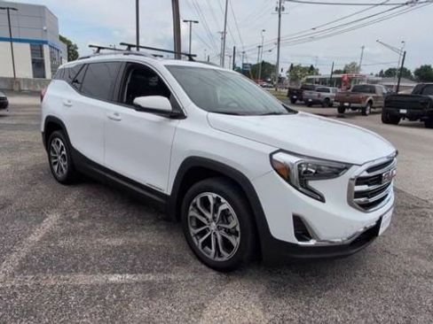 Used 2020 GMC Terrain SLT w/ Preferred Package AWD/4WD image 2