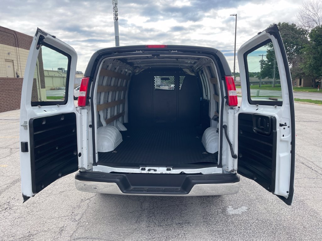 Used 2024 GMC Savana 2500 w/ Driver Convenience Package RWD image 18