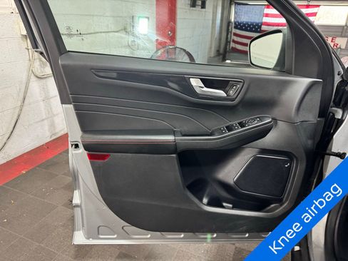 Used 2023 Ford Escape ST-Line image 11