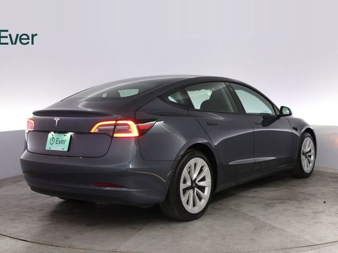 Used 2023 Tesla Model 3 Standard Range image 3