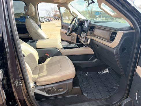 Used 2024 Ford Expedition Max Limited image 36