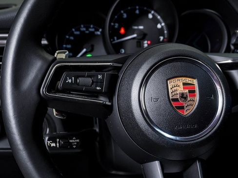 Certified 2025 Porsche Macan image 20