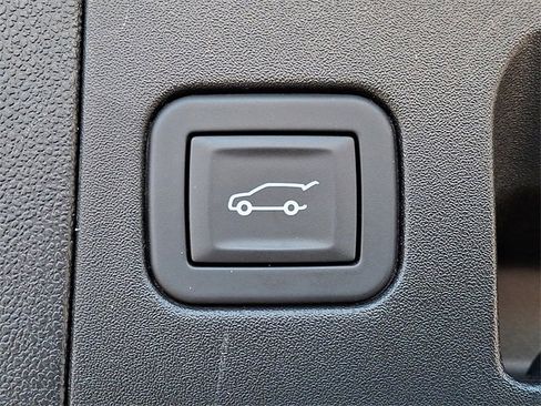 Used 2025 Cadillac XT5 Premium Luxury image 29