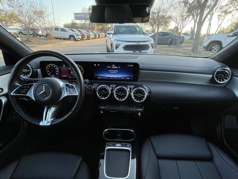 Used 2025 Mercedes-Benz CLA 250 image 10
