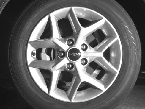 Used 2025 Kia Soul LX w/ LX Technology Package FWD image 12