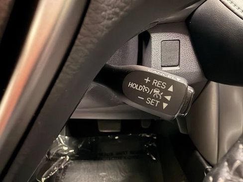 Used 2017 Toyota RAV4 XLE AWD/4WD image 31