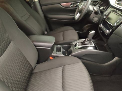 Used 2018 Nissan Rogue SV FWD image 21