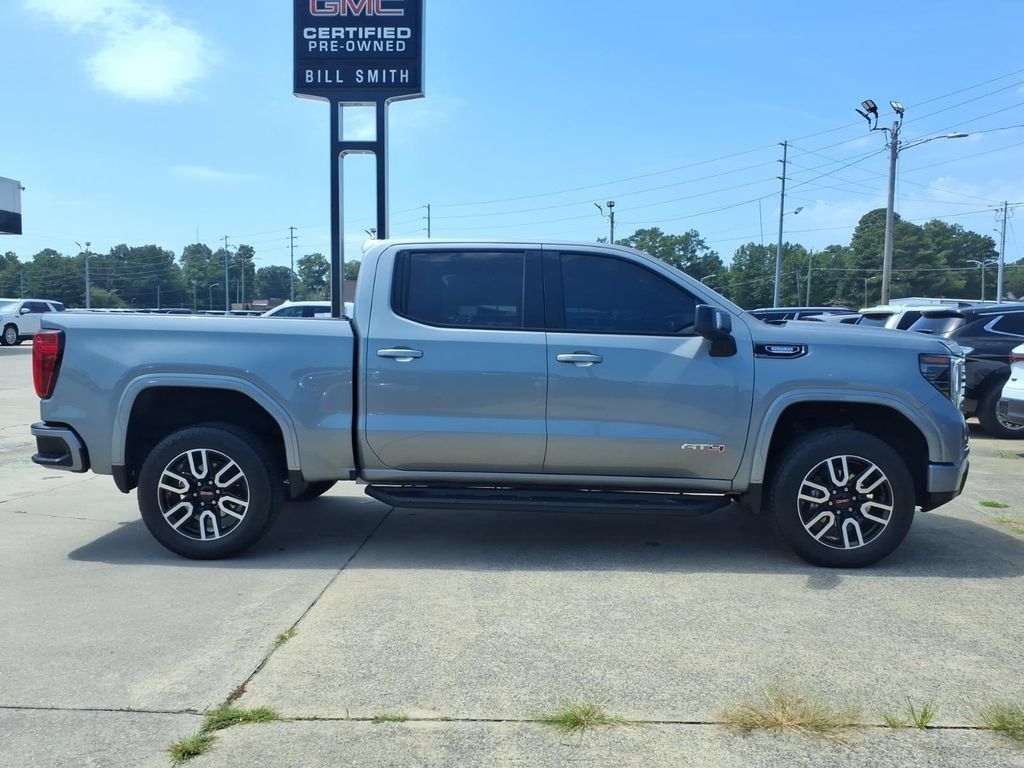 Used 2024 GMC Sierra 1500 AT4 w/ Technology Package AWD/4WD image 8