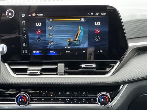 New 2026 Chevrolet Equinox LT w/ Convenience Package II image 16